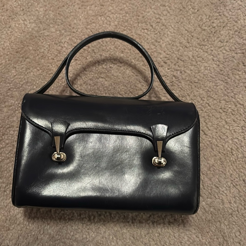 black pisa bag